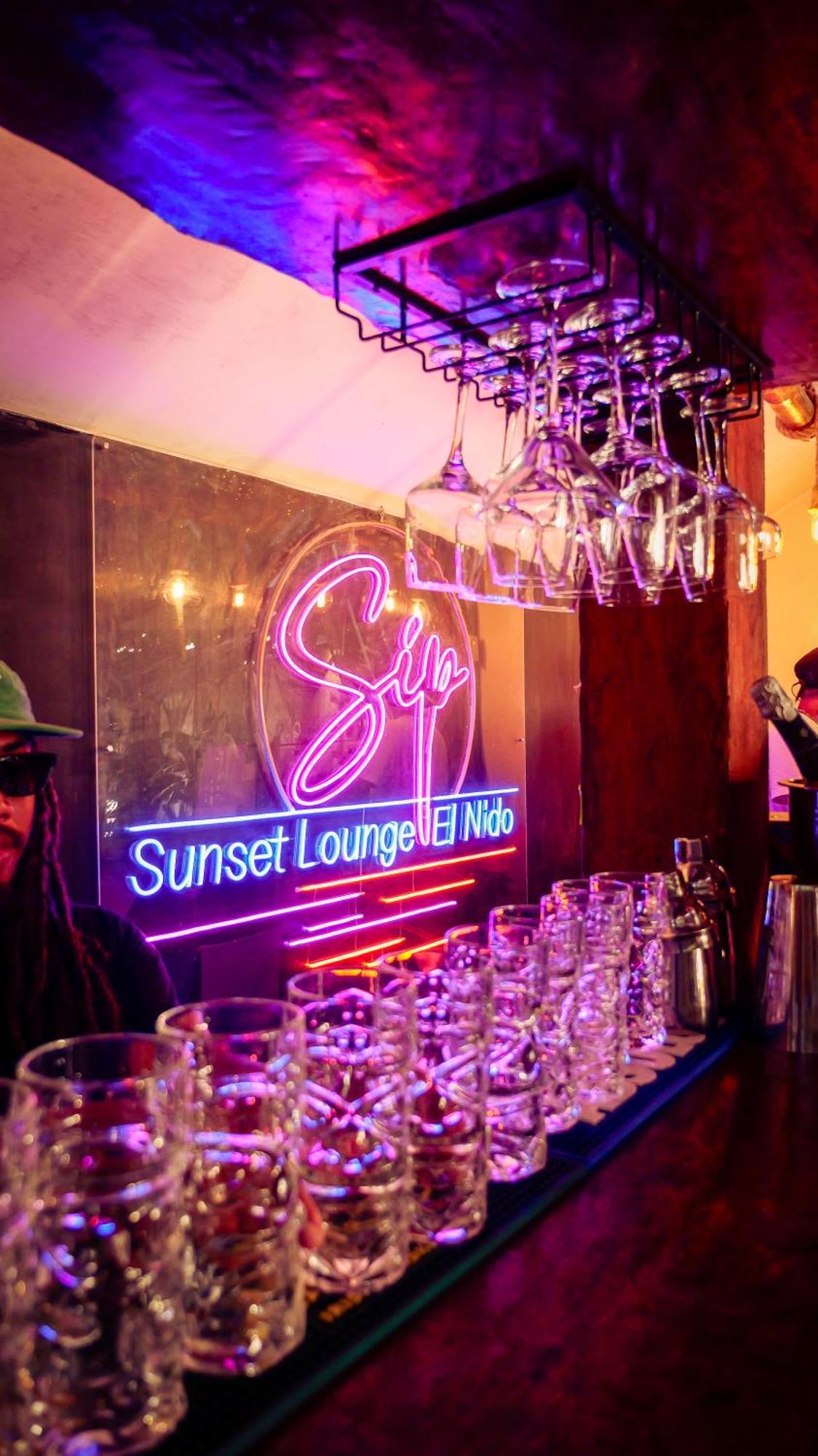Sip Sunset Hostel And Lounge 爱妮岛 外观 照片