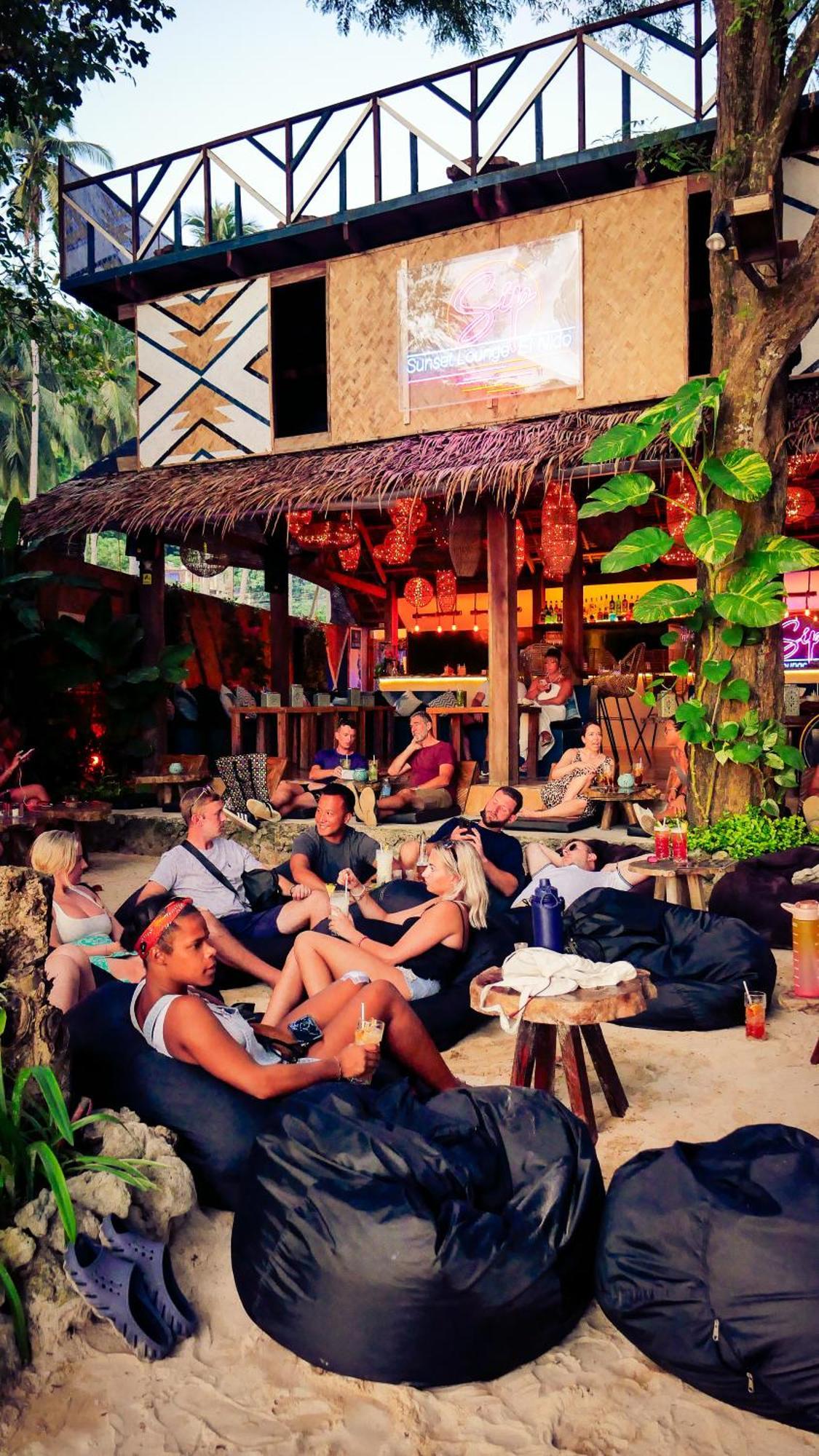 Sip Sunset Hostel And Lounge 爱妮岛 外观 照片