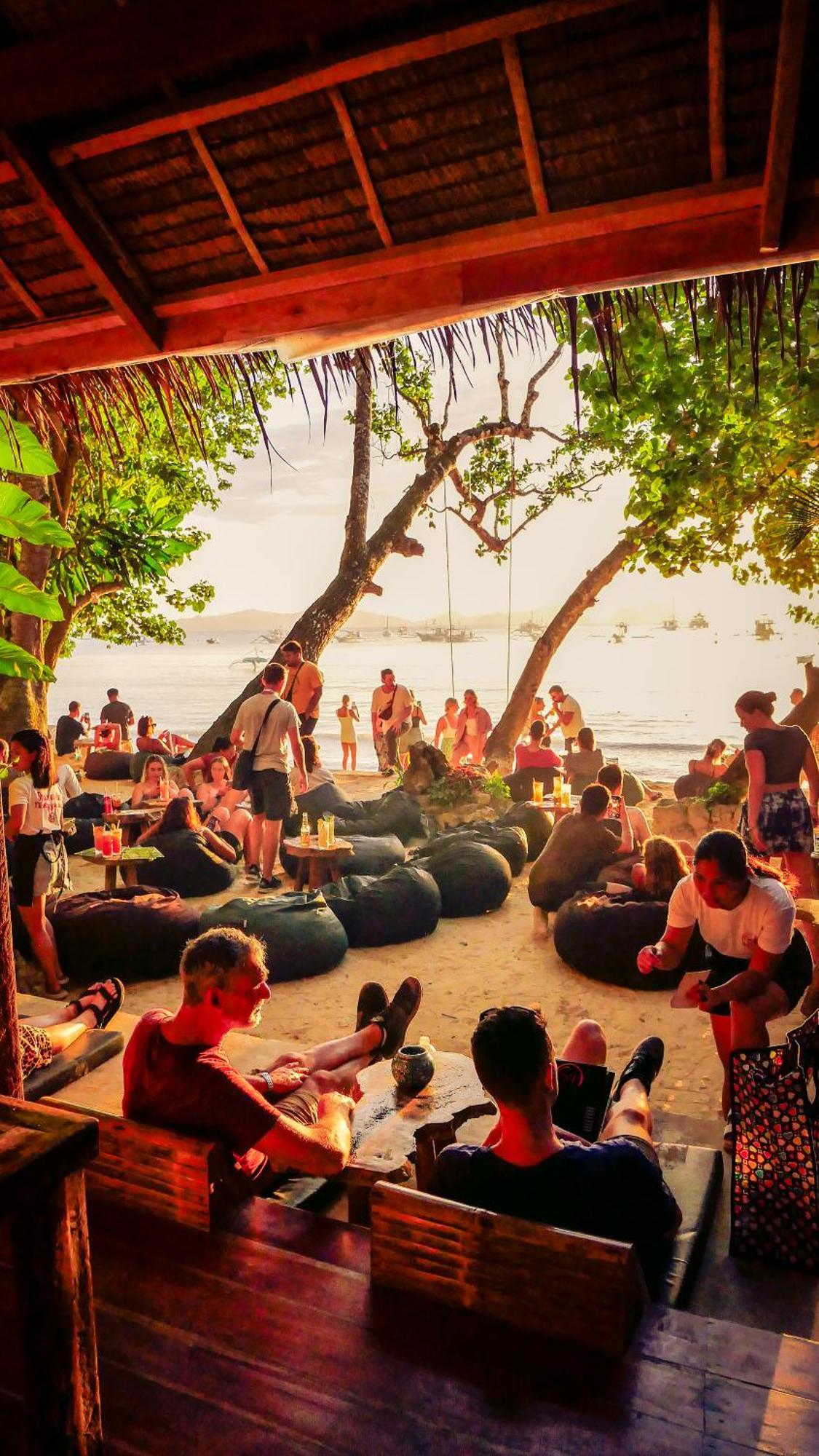 Sip Sunset Hostel And Lounge 爱妮岛 外观 照片